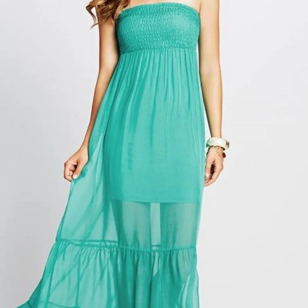 NEW GUESS Smocked Silk Maxi Dress SZ S - Picture 3 of 3